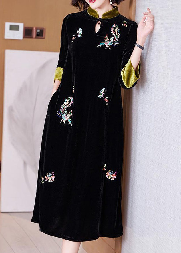 Classic Vintage Dress with a Flattering Fit