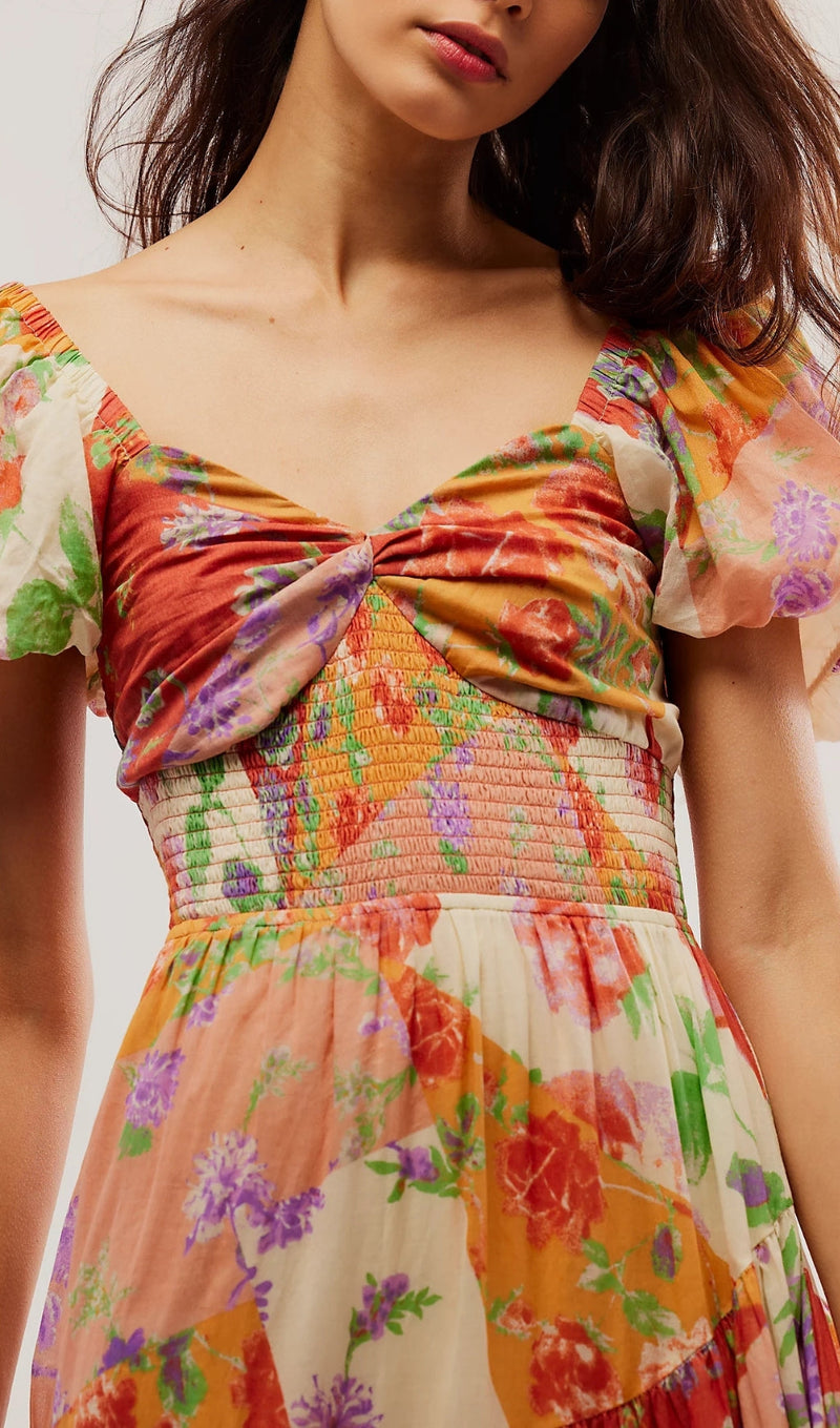 Gracefully Styled Dress for Any Occasion
