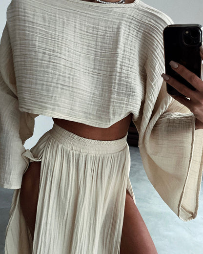 Effortlessly Elegant Garment with a Timeless Design