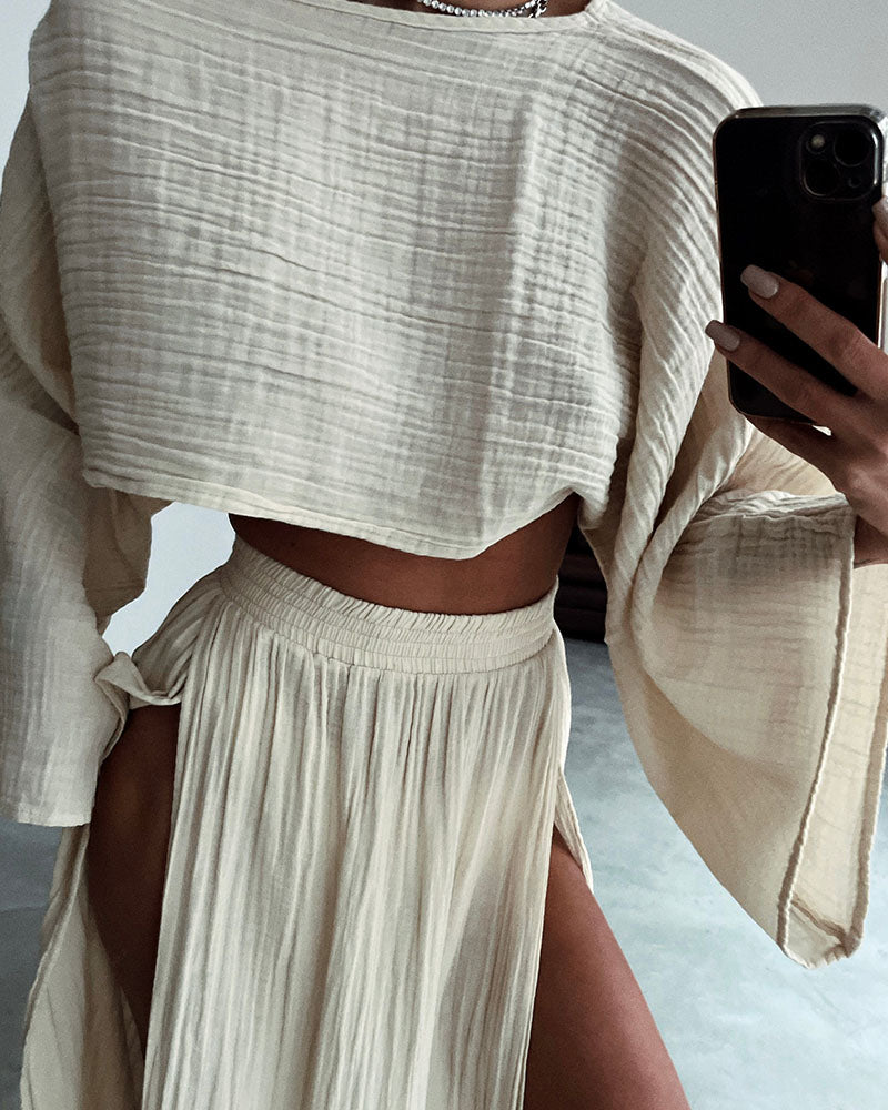 Effortlessly Elegant Garment with a Timeless Design