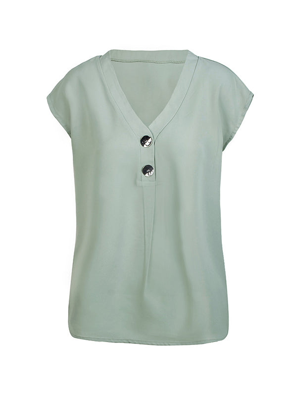 Classic Vintage Blouse with a Flattering Fit
