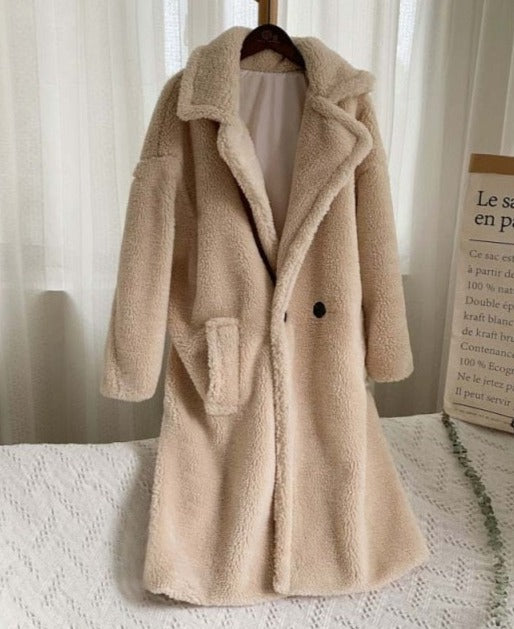 Elegantly Styled Coat for Everyday Wear