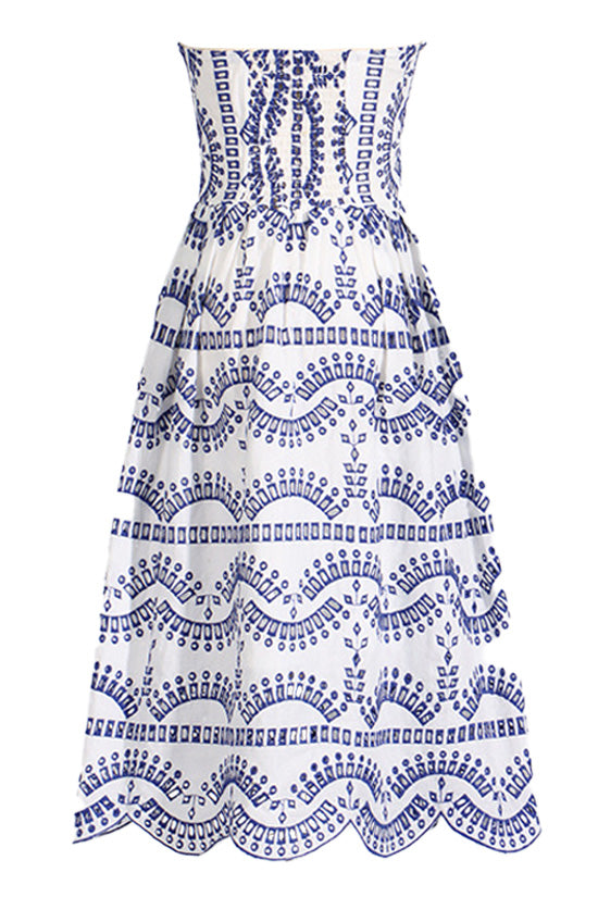 Gracefully Styled Dress for Any Occasion
