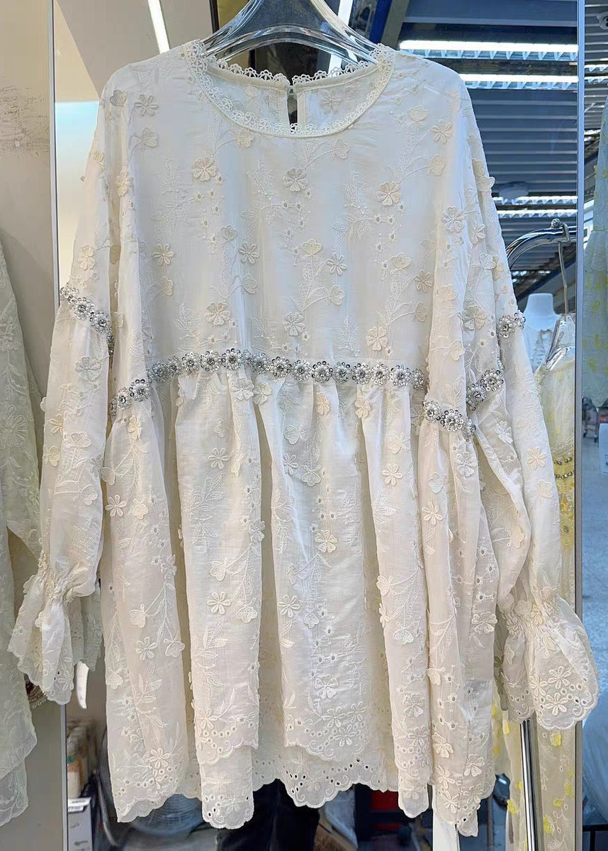 Beautifully Crafted Blouse in a Classic Style