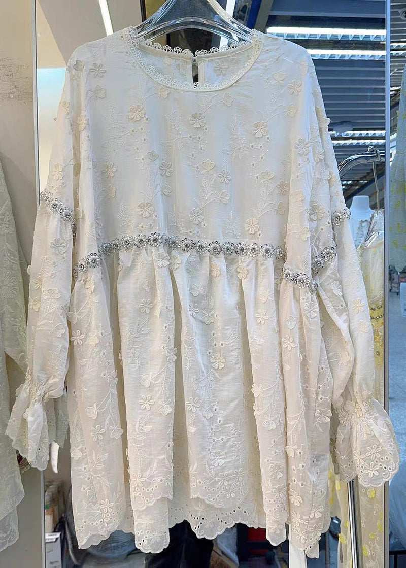 Beautifully Crafted Blouse in a Classic Style