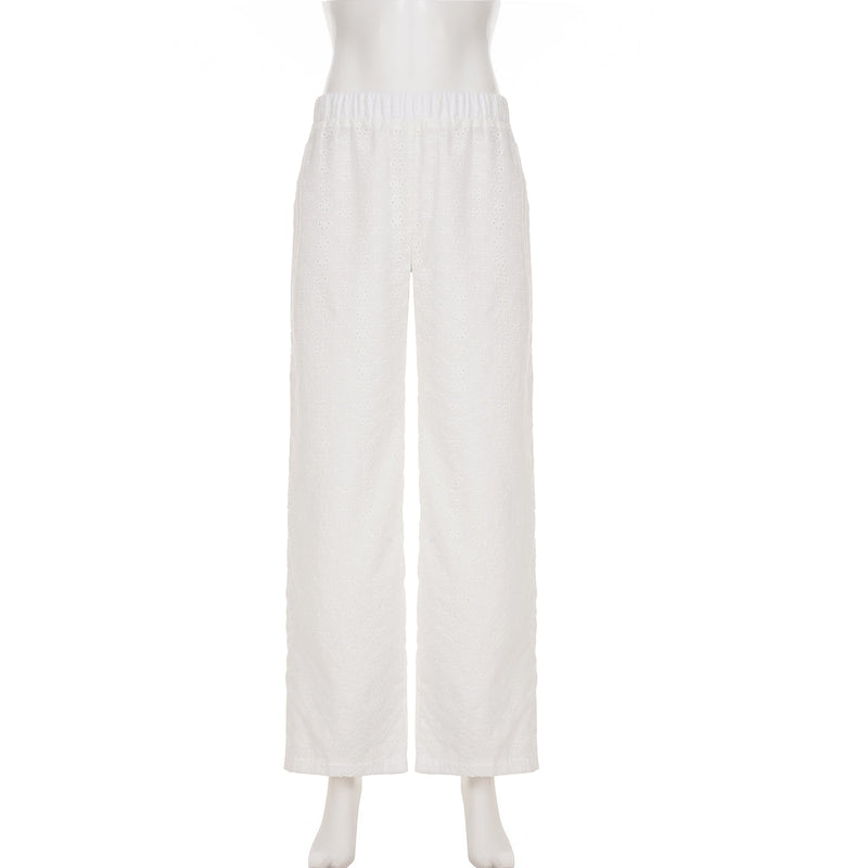 Well Tailored Pants with a Graceful Silhouette
