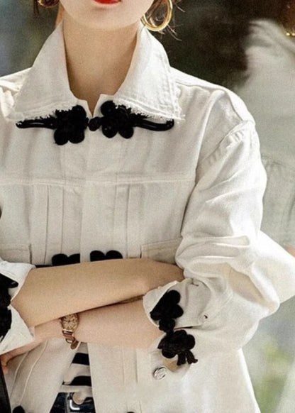 Well Tailored Jacket with a Graceful Silhouette