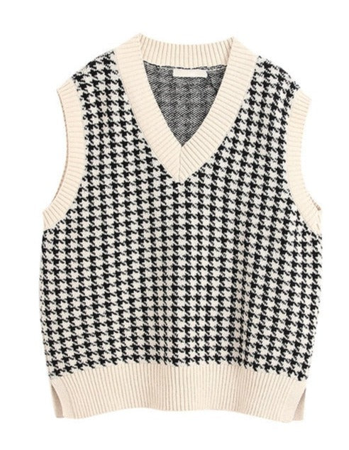 Well Tailored Top with a Graceful Silhouette