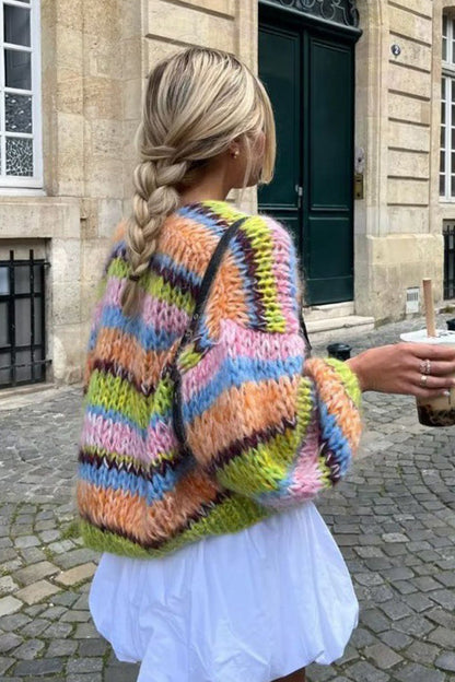 Effortlessly Elegant Sweater with a Timeless Design