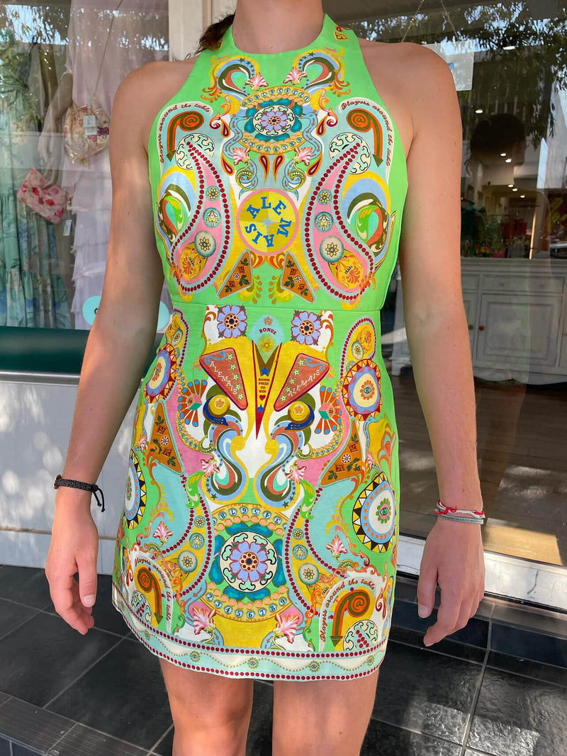 Classic Vintage Dress with a Flattering Fit