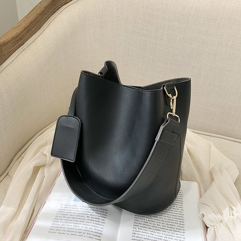 Polished Bag with an Effortless Classic Look