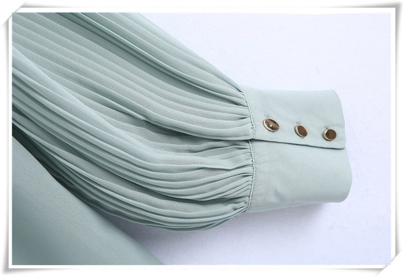 Beautifully Crafted Blouse in a Classic Style