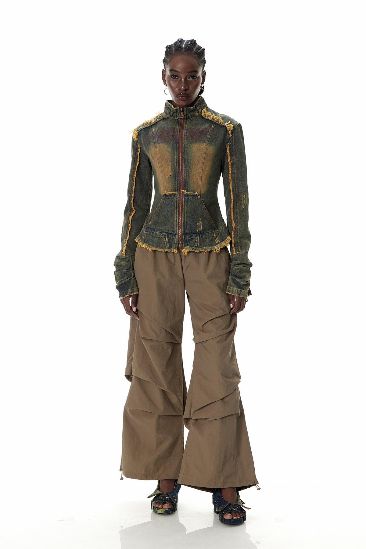 Beautifully Finished Top in a Timeless Design
