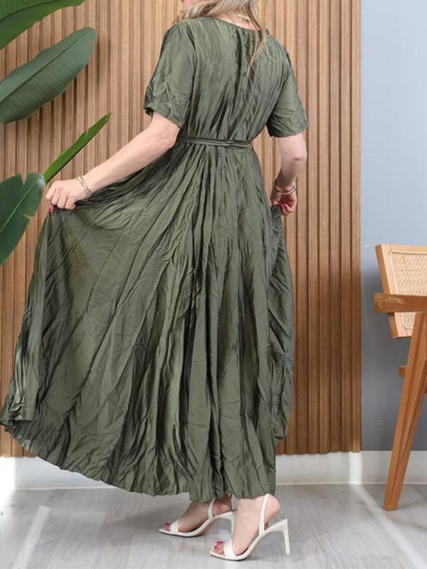 Gracefully Styled Dress for Any Occasion