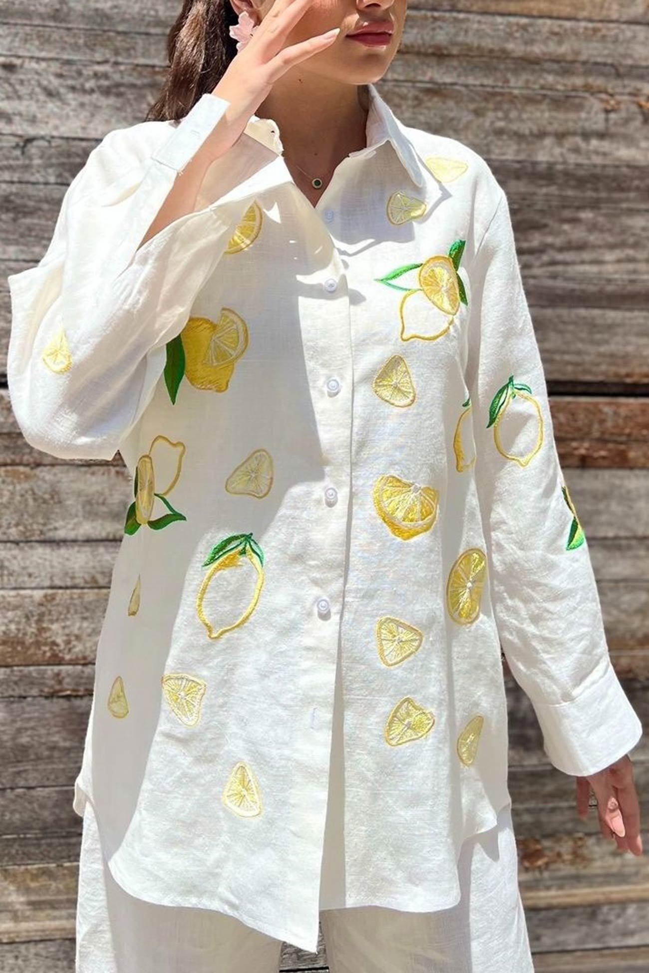 Well Tailored Blouse with a Graceful Silhouette