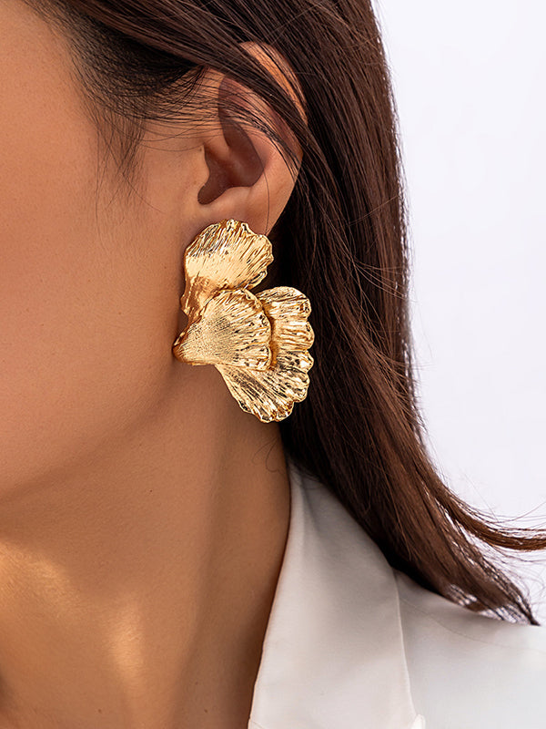 Gracefully Styled Garment for Any Occasion