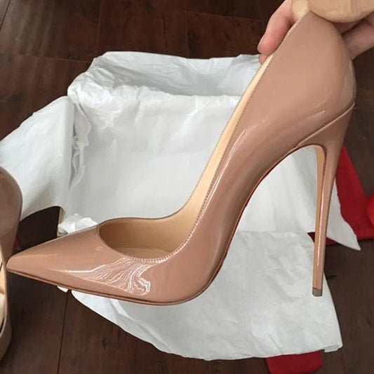 Effortlessly Elegant Heels with a Timeless Design