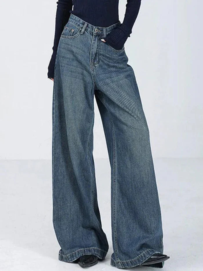 Classic Vintage Bag with a Flattering Fit
