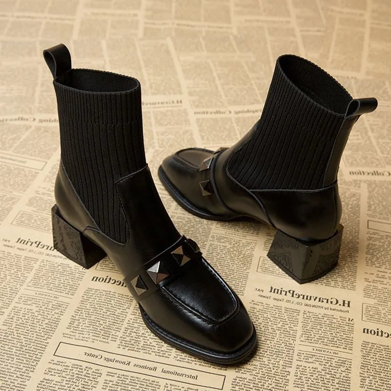 Well Tailored Boots with a Graceful Silhouette