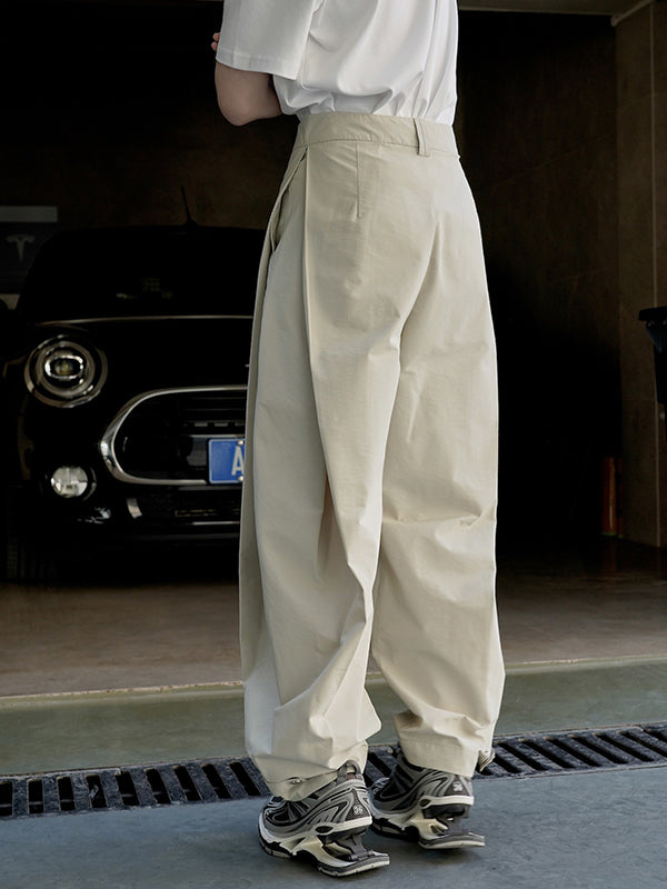 Well Tailored Pants with a Graceful Silhouette