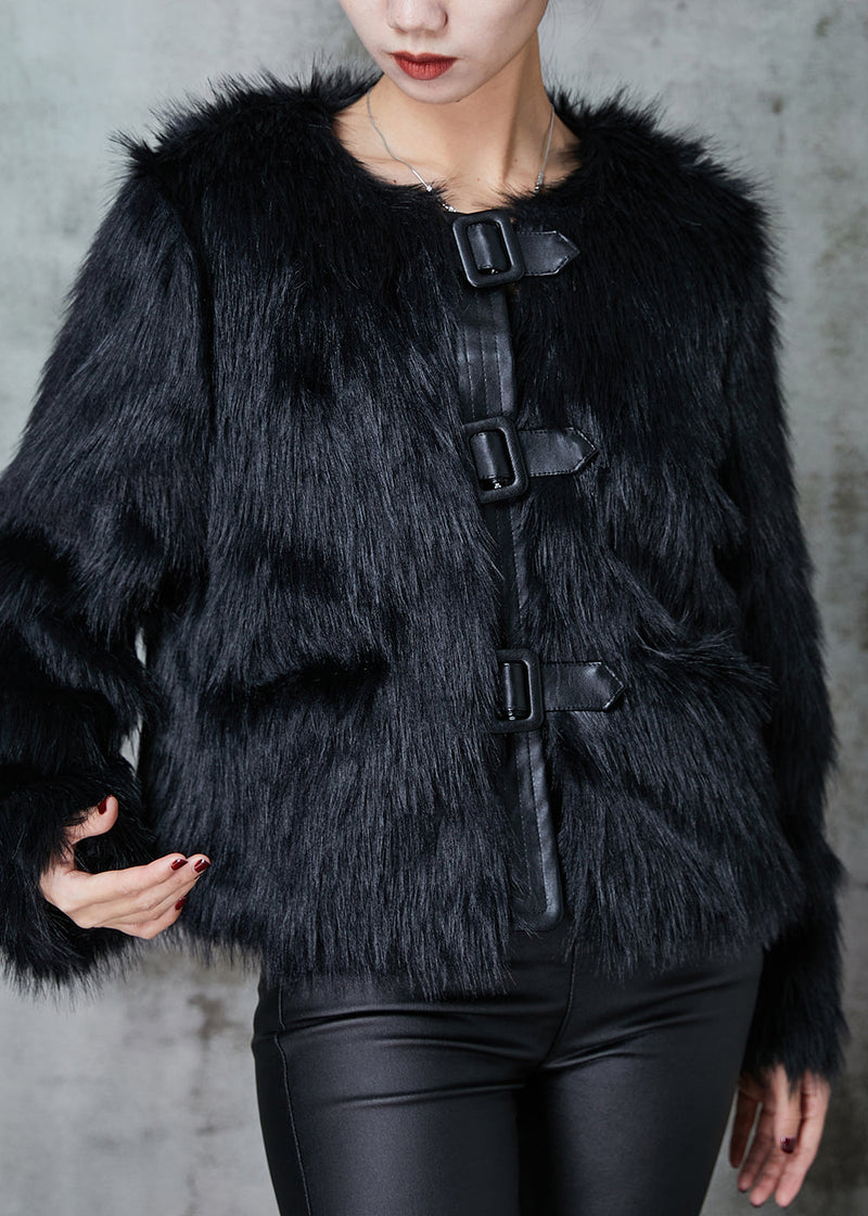 Well Tailored Coat with a Graceful Silhouette