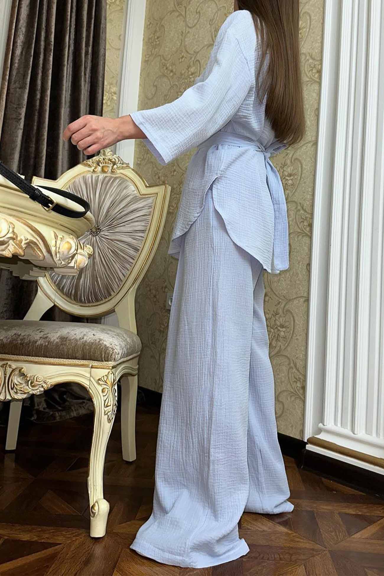 Well Tailored Pants with a Graceful Silhouette