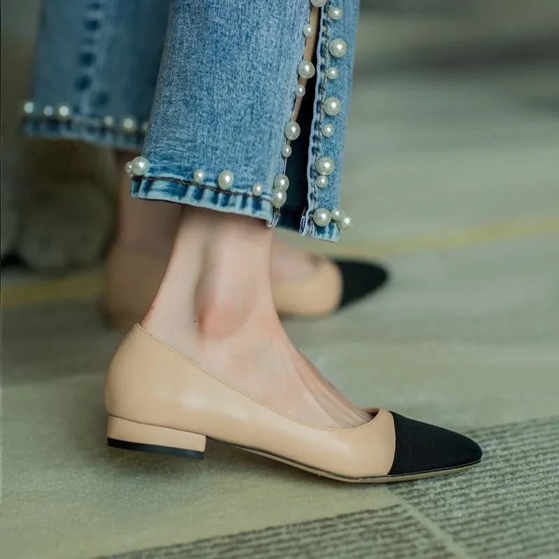 Effortlessly Elegant Sandals with a Timeless Design