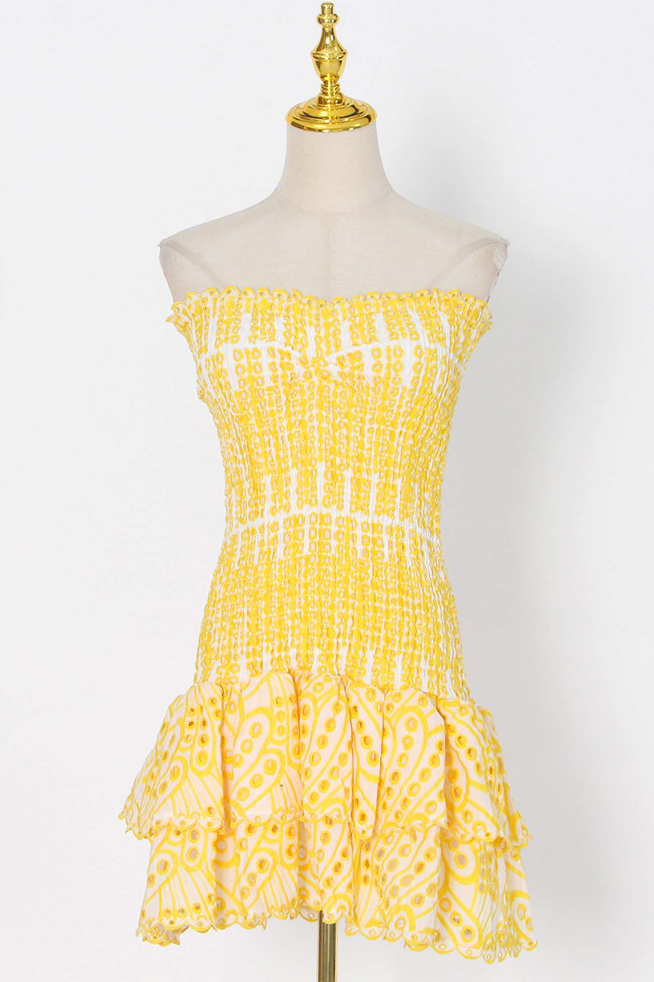 Effortlessly Elegant Dress with a Timeless Design