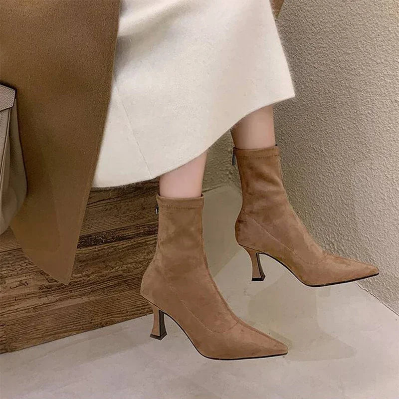 Polished Boots with an Effortless Classic Look