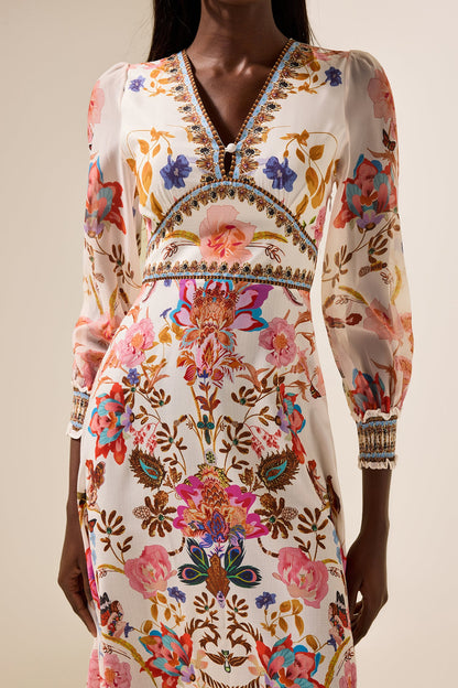 Classic Vintage Dress with a Flattering Fit