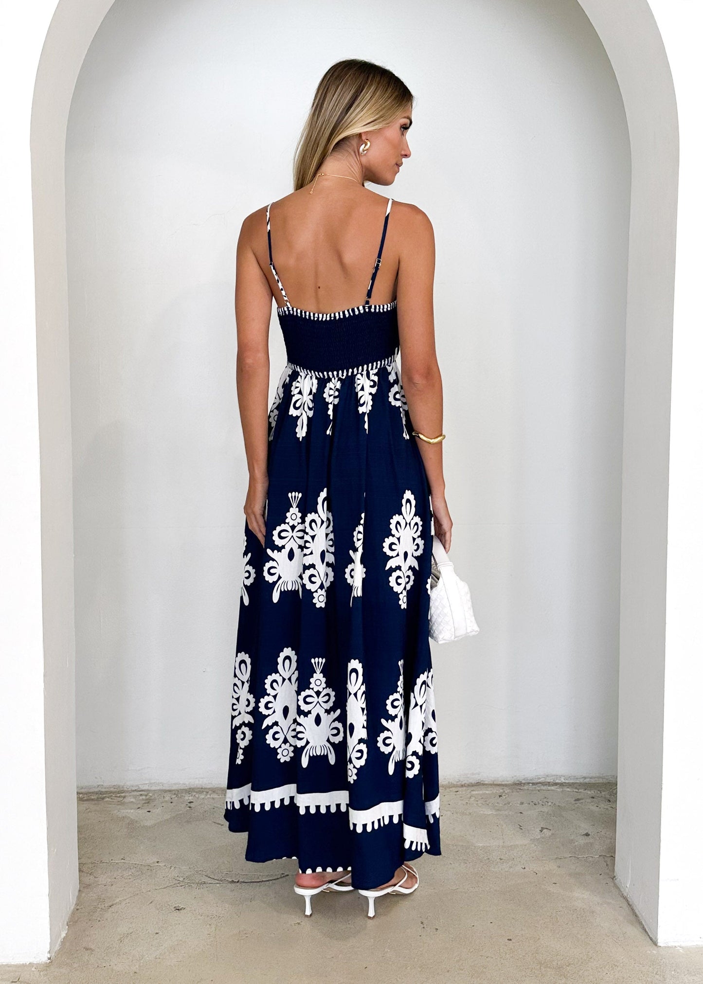 Classic Vintage Dress with a Flattering Fit