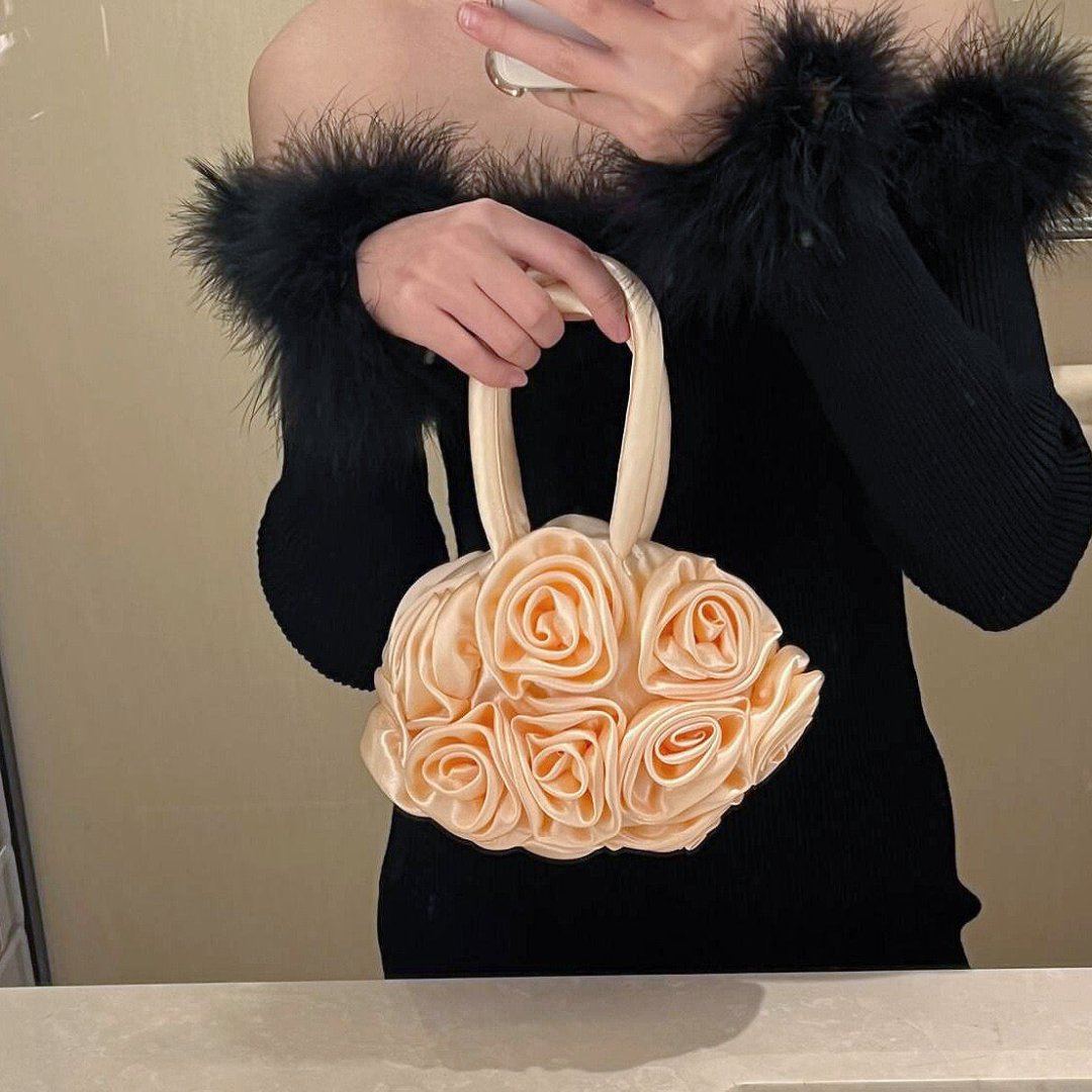 Beautifully Finished Bag in a Timeless Design
