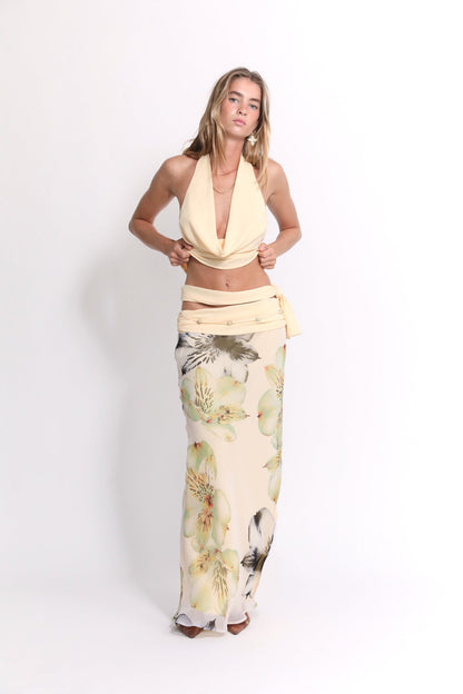 Well Tailored Top with a Graceful Silhouette