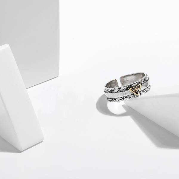 Sophisticated Garment with a Clean Classic Look