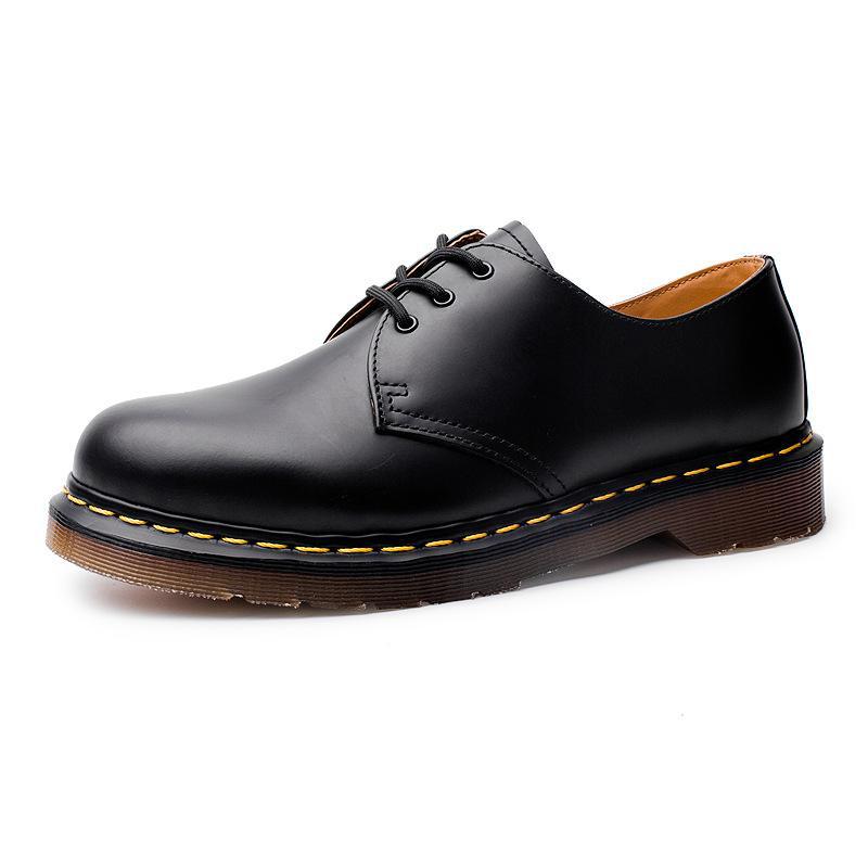Well Tailored Boots with a Graceful Silhouette