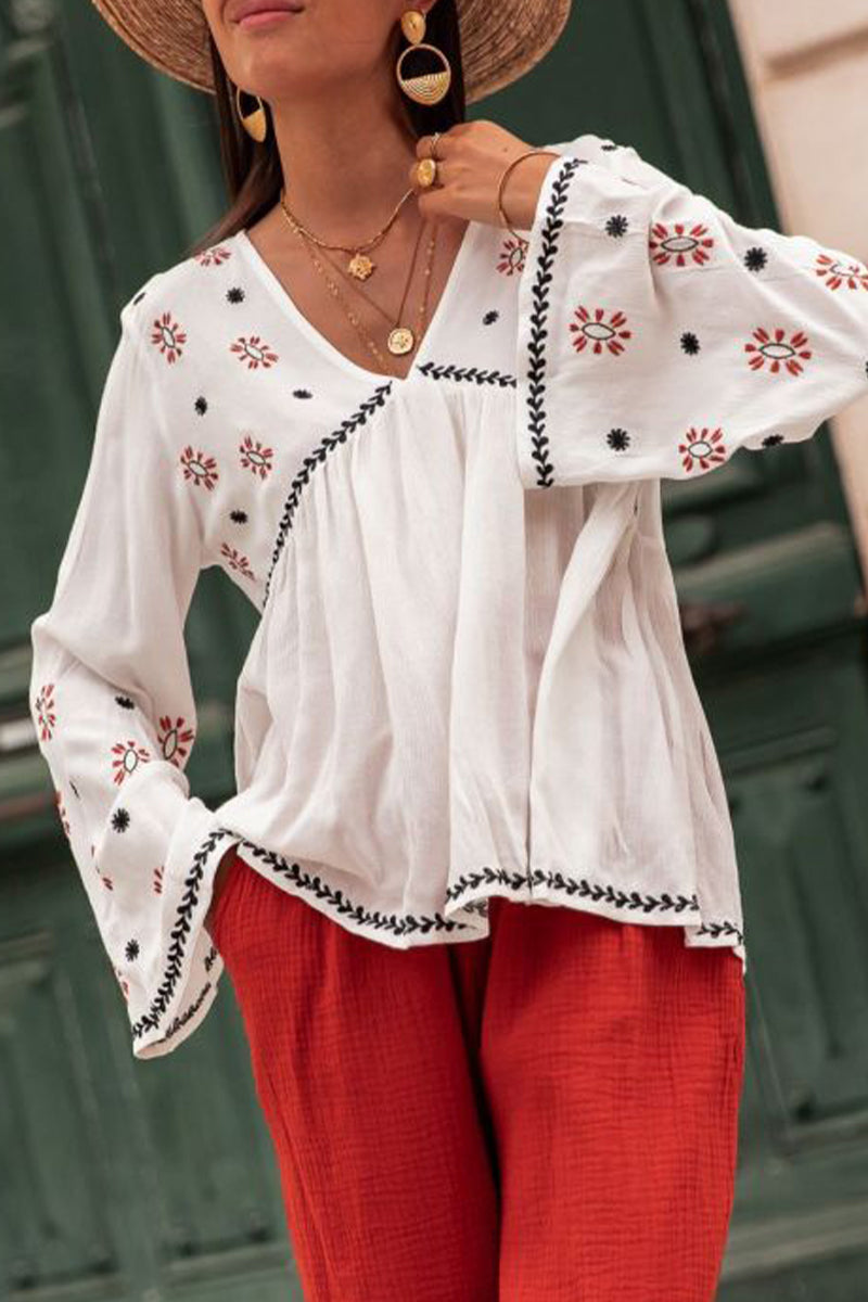Well Tailored Top with a Graceful Silhouette