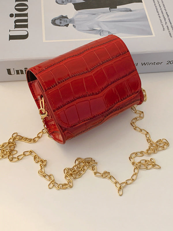A Vintage Style Bag with Delicate Timeless Details