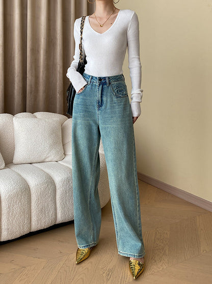 Classic Vintage Sweater with a Flattering Fit