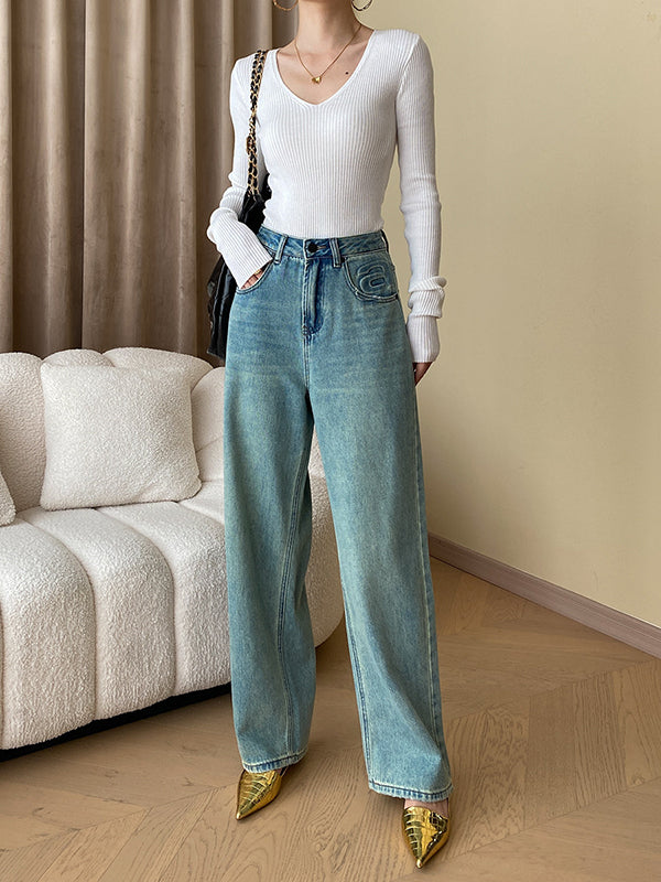 Classic Vintage Sweater with a Flattering Fit