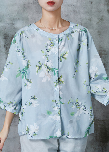 Classic Vintage Blouse with a Flattering Fit