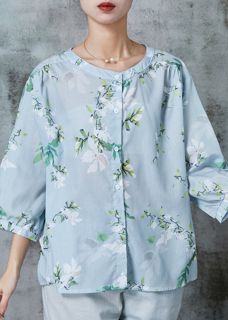 Classic Vintage Blouse with a Flattering Fit