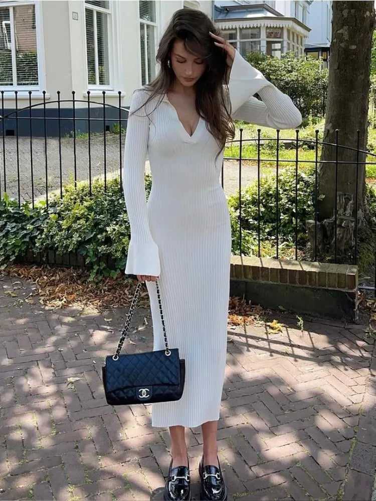 Well Tailored Dress with a Graceful Silhouette