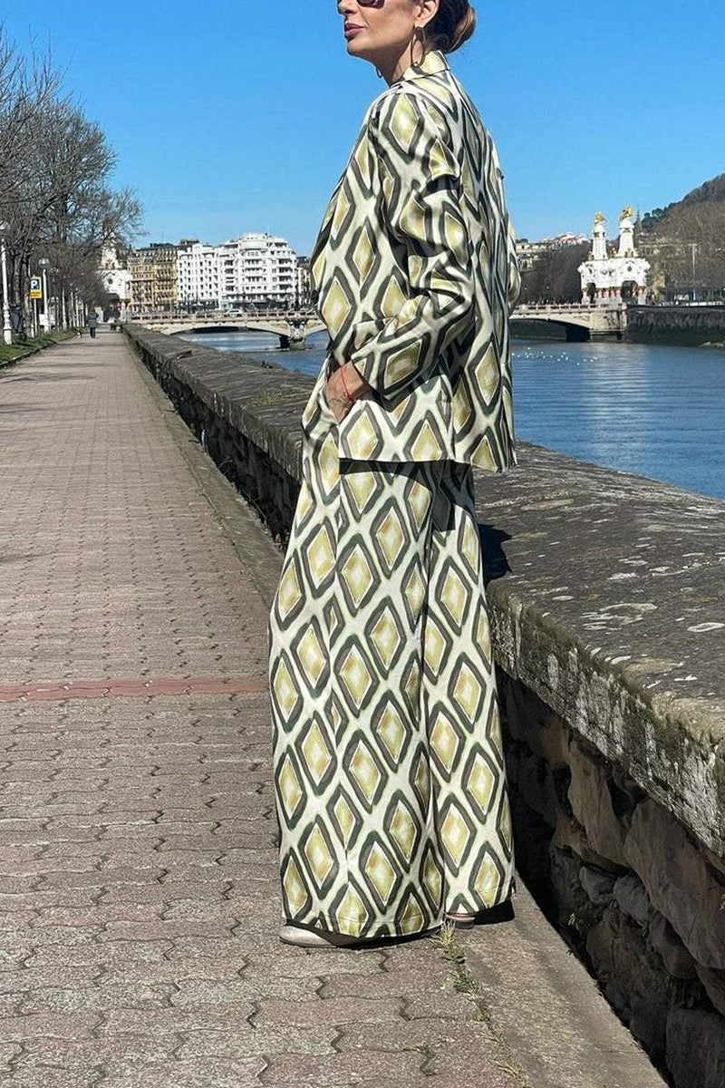 Elegantly Styled Jacket for Everyday Wear