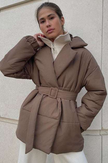Well Tailored Coat with a Graceful Silhouette