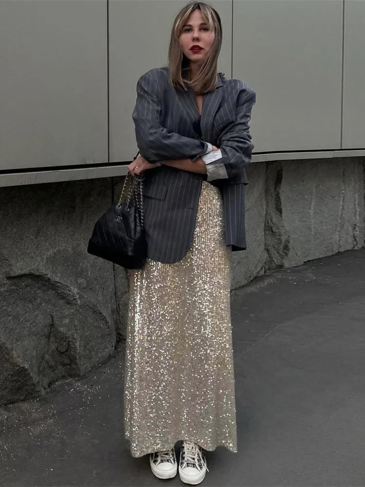 Well Tailored Garment with a Graceful Silhouette