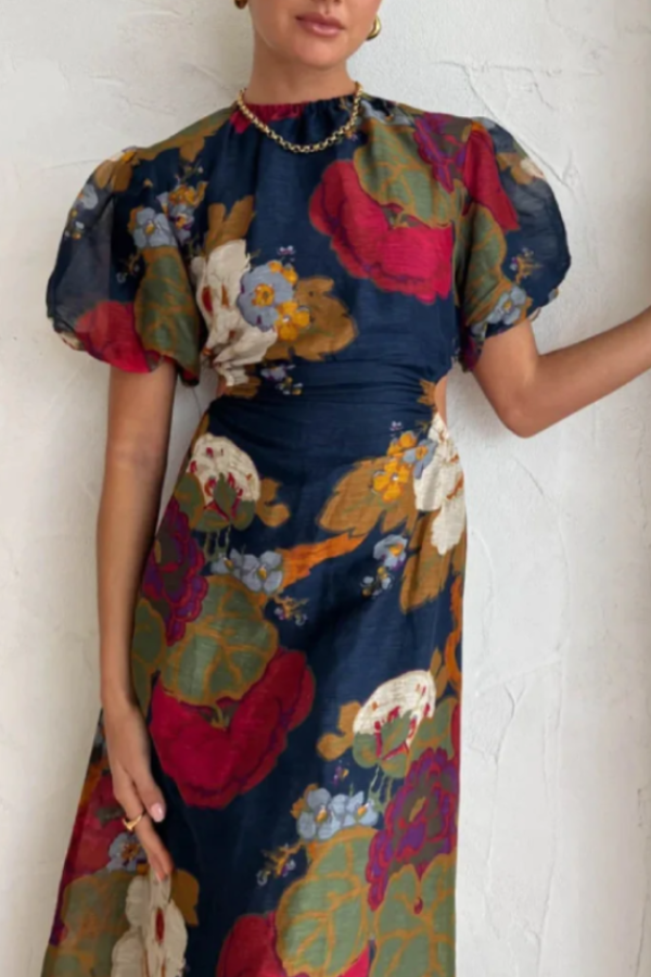 Effortlessly Elegant Garment with a Timeless Design