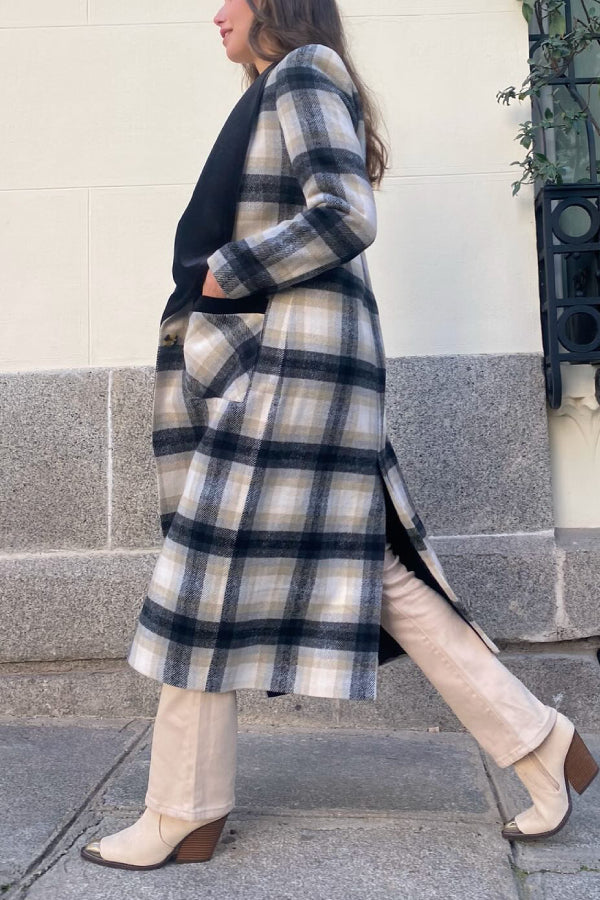 Elegantly Styled Coat for Everyday Wear