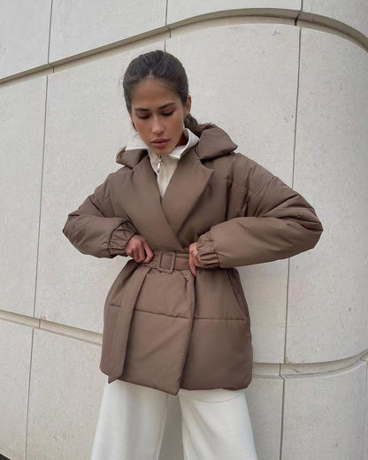 Effortlessly Elegant Jacket with a Timeless Design