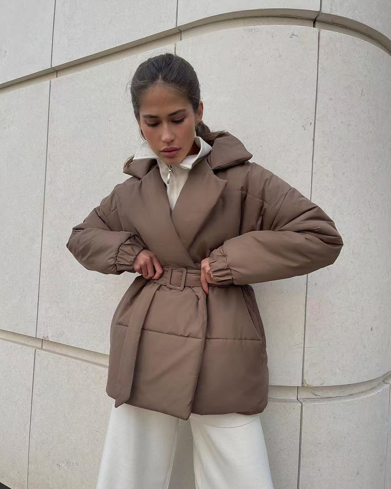 Effortlessly Elegant Jacket with a Timeless Design