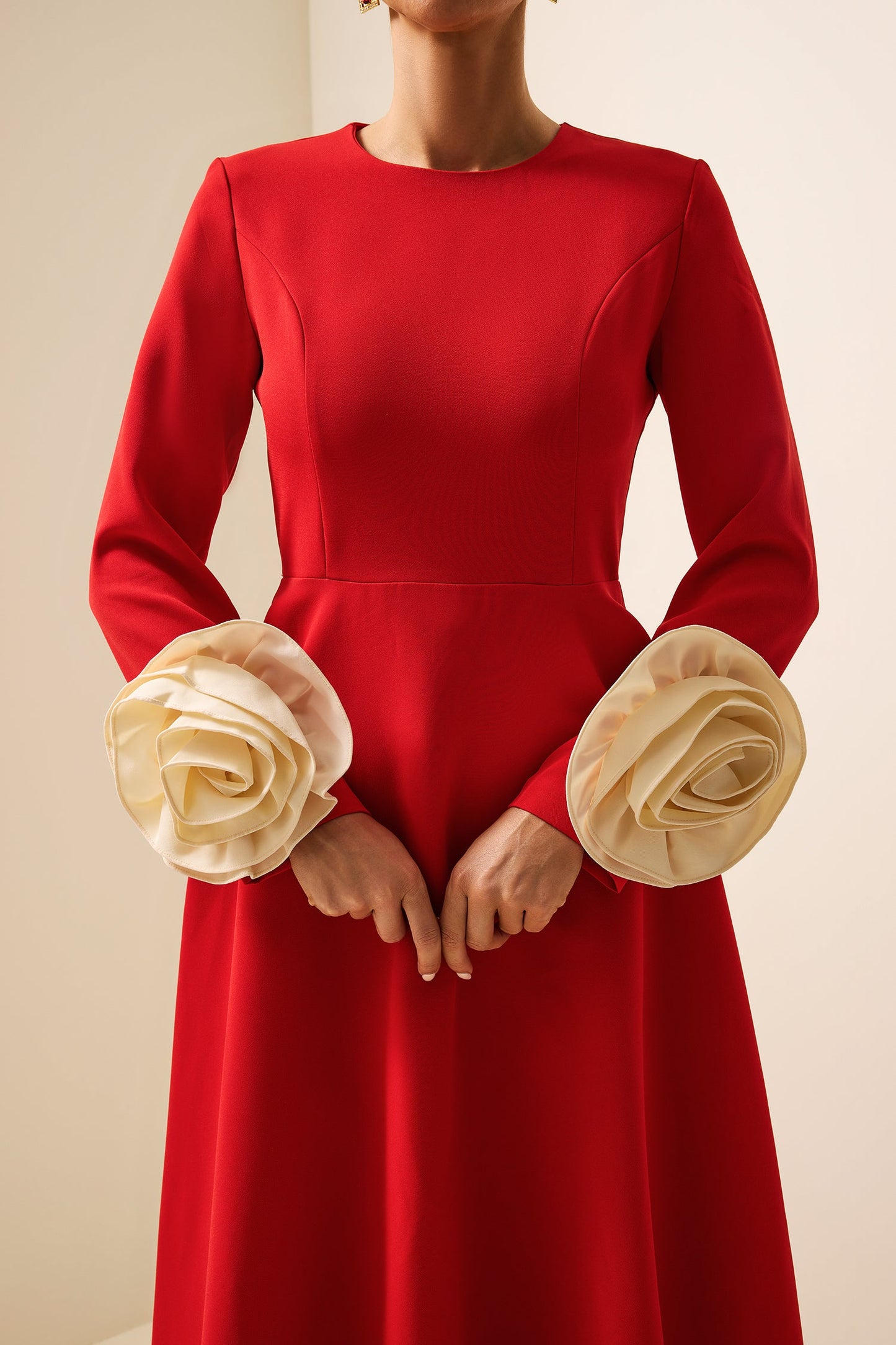 Effortlessly Elegant Dress with a Timeless Design